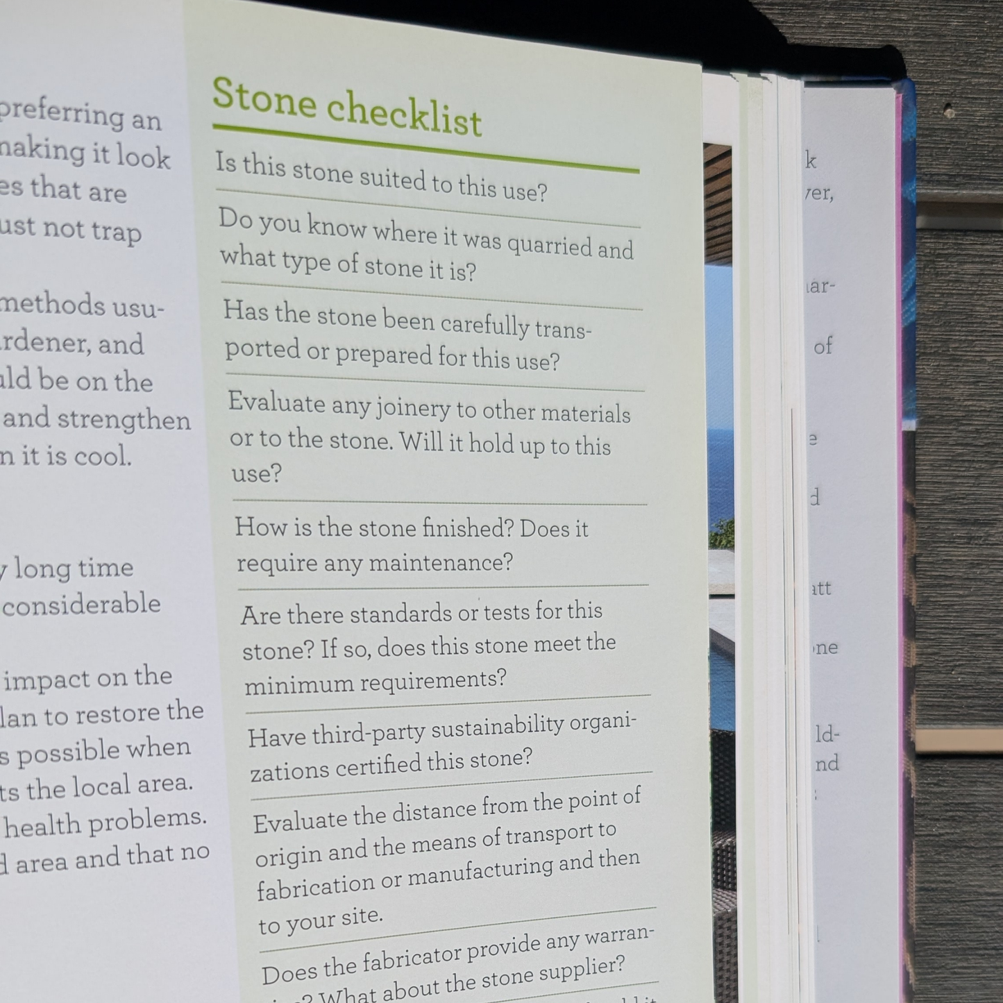 The Professional Designer's Guide to Garden Furnishings